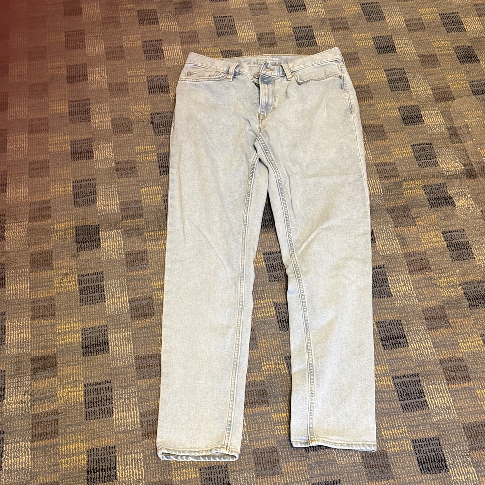 Banana Republic Men's travel jeans. Size 32/34. Athletic fit. Worn a few times.